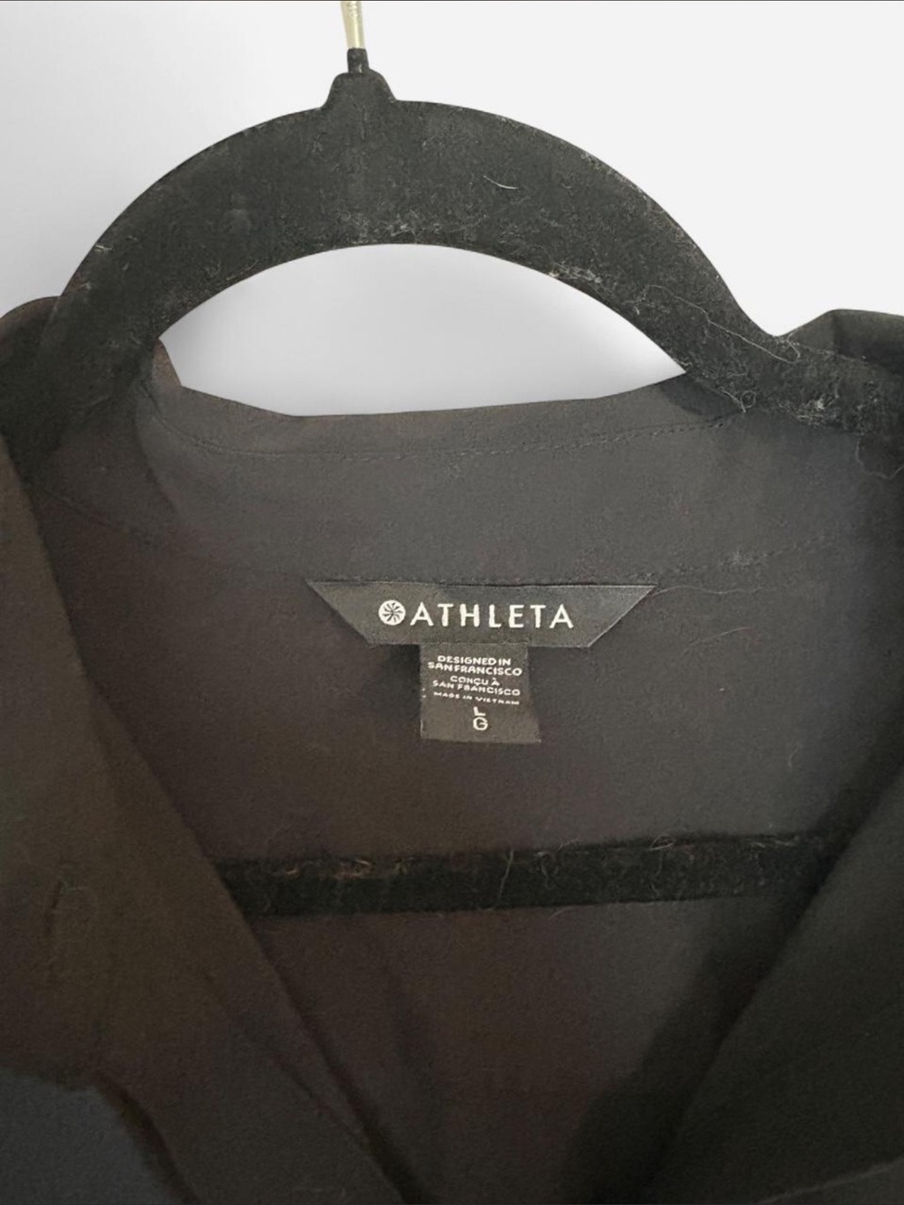 Athleta Urbanite Sleeveless Button Down - Picture 3 of 3